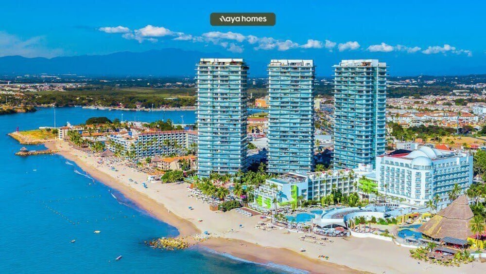 Oceanview 3BR Apt With Beach Access - Pools - Gym
