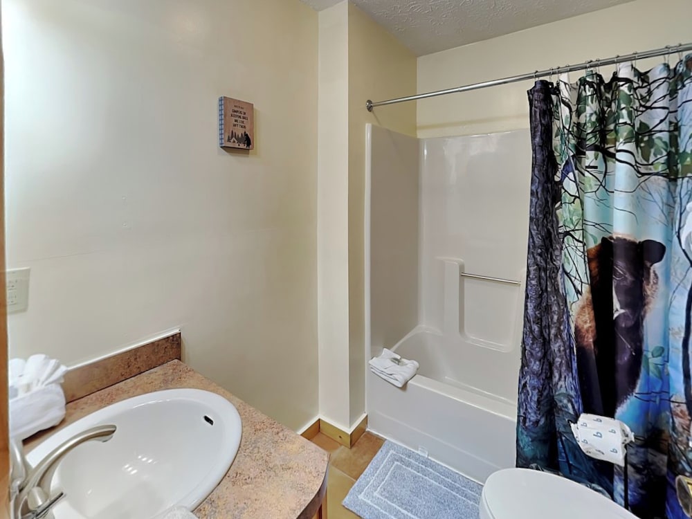 Honey Bear Hideaway by Jackson Mountain Rentals