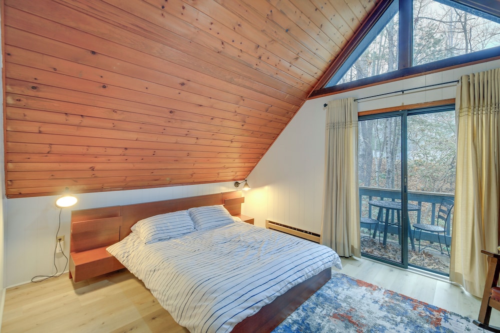 Blue Ridge Mountains Cabin w/ Community Perks!
