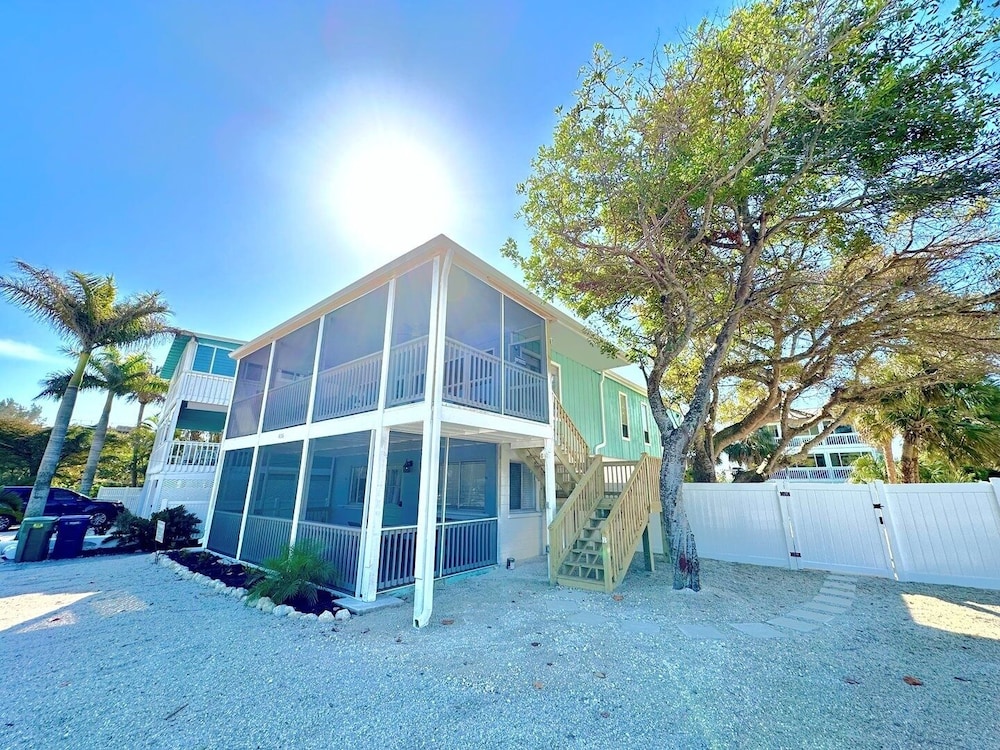 Coquina Cottage 2 Bedroom Cottage by RedAwning