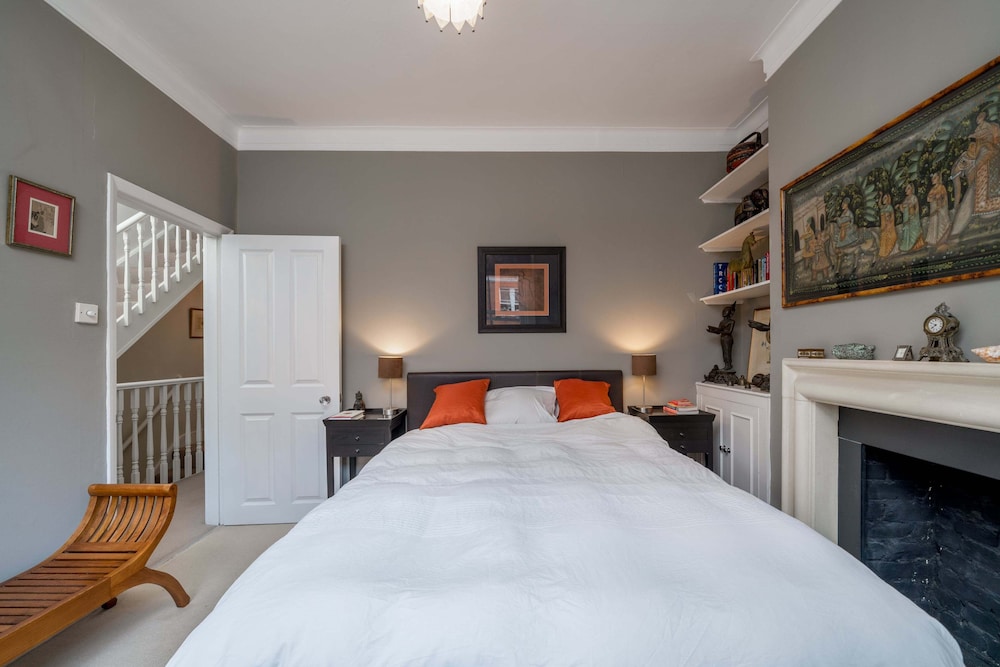 Modern flat near Battersea Park
