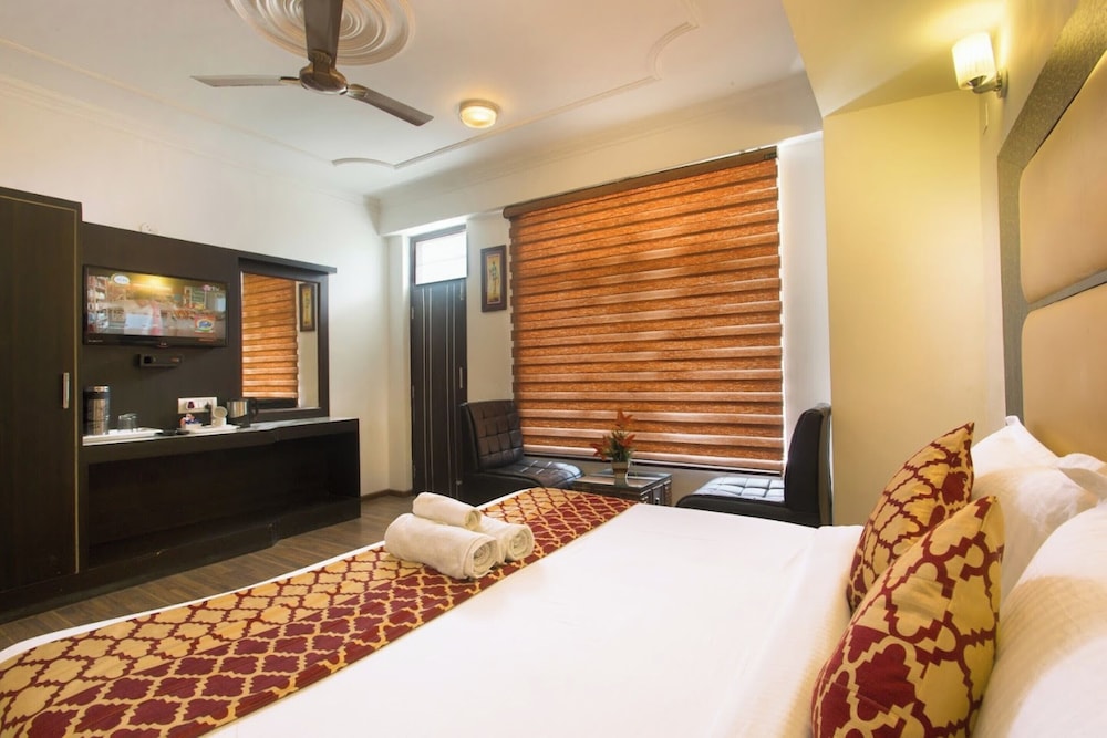 Goroomgo Shivani International Dharamshala