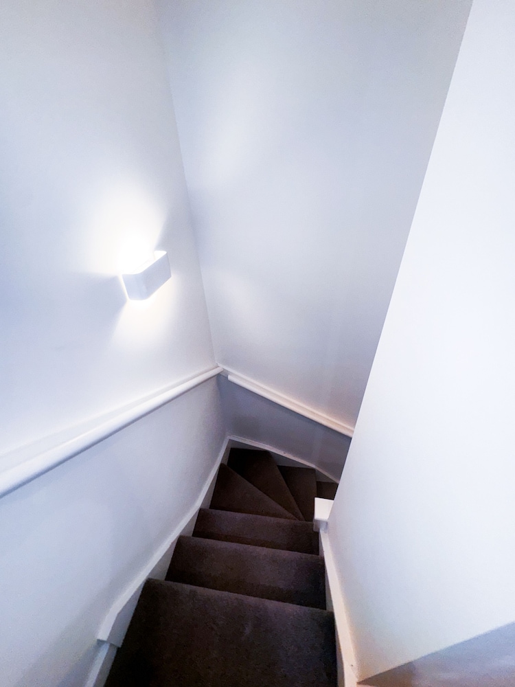 2 Bed Flat - Sleeps 4 - Parking - Wifi