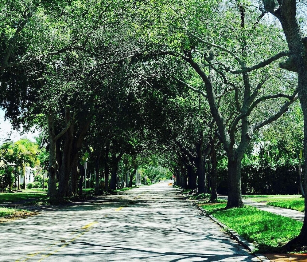 Cozy 2BR in Hollywood FL Pet Friendly