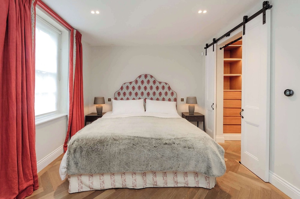 Gorgeous 3 bed House in Sloane Square With Garden