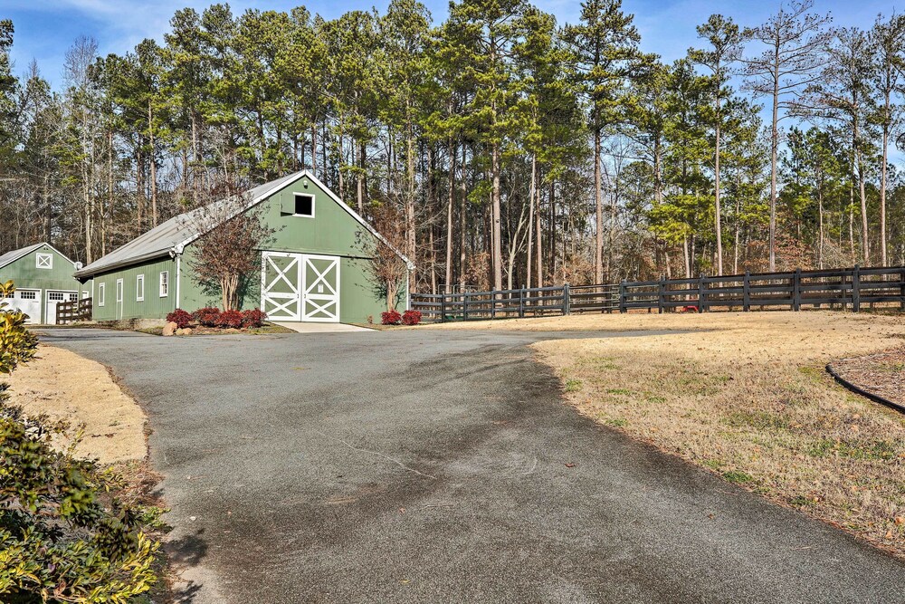 Secluded Acworth Mansion w/ Pool + Game Room!