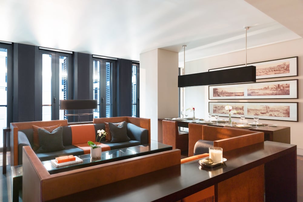 Grosvenor House Suites-4