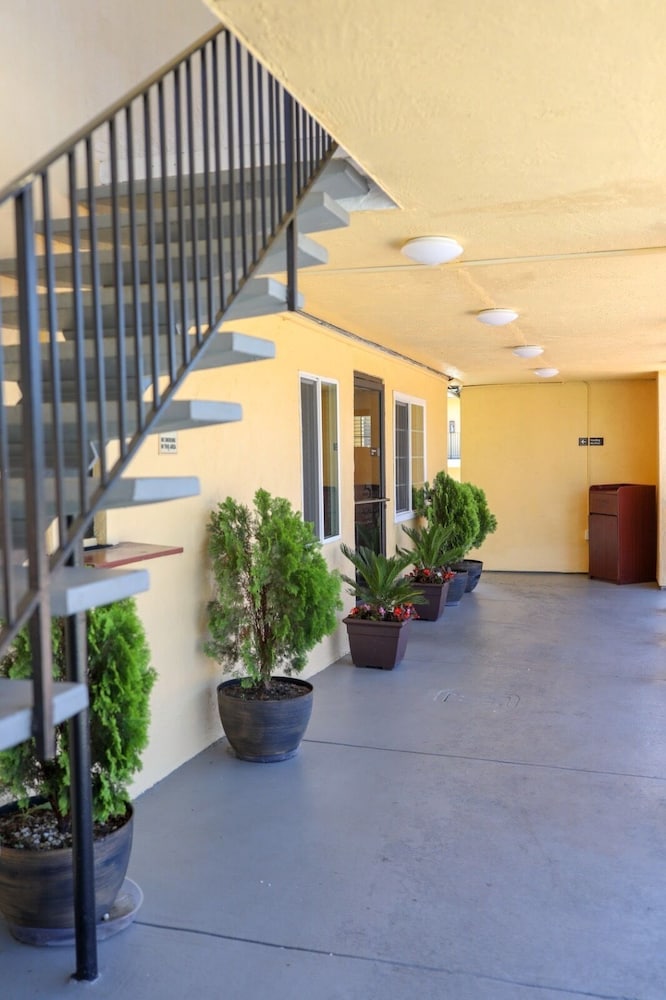 Vallejo Vacations - Motel 7 - Property Image 7