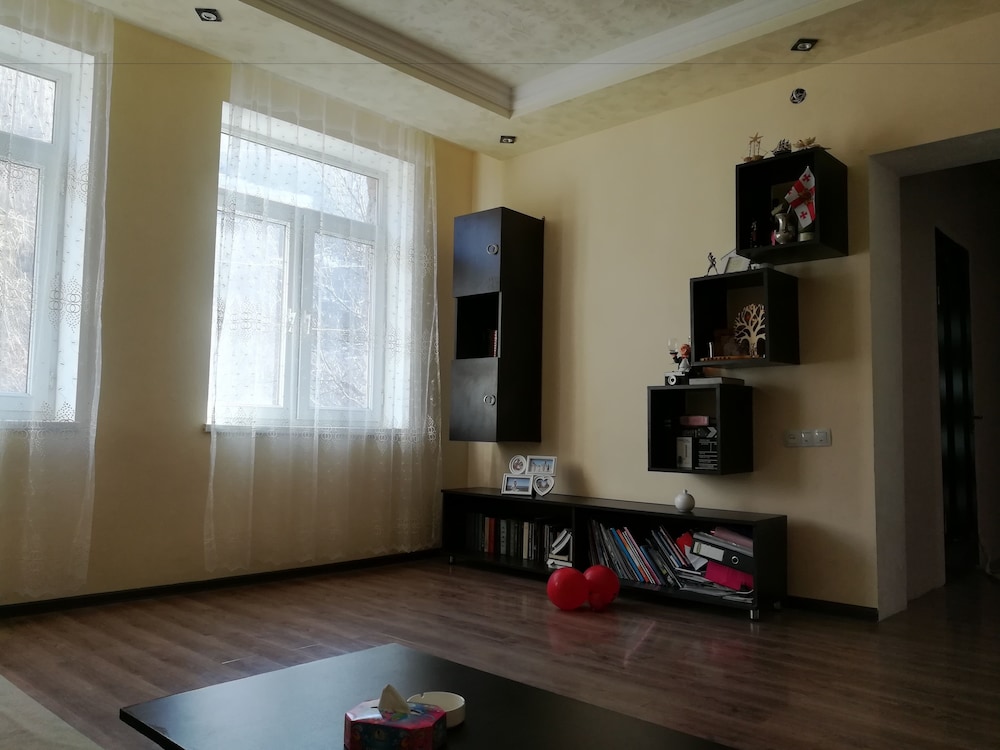Lori travel Guest House