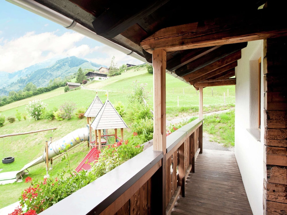 Sunny Alpine Apartment by the Slopes view 4
