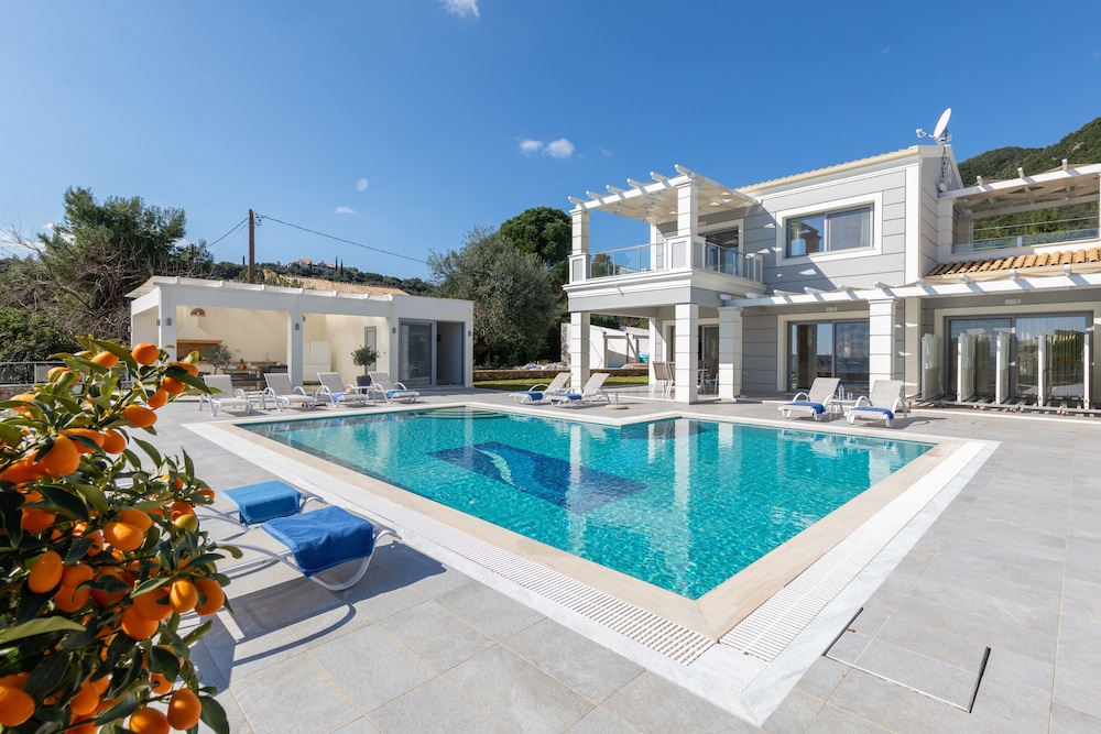 MCN Villas by Whitedreamvillas