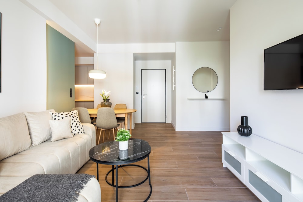 Nostalgia 1-Bedroom Apartment in Athens