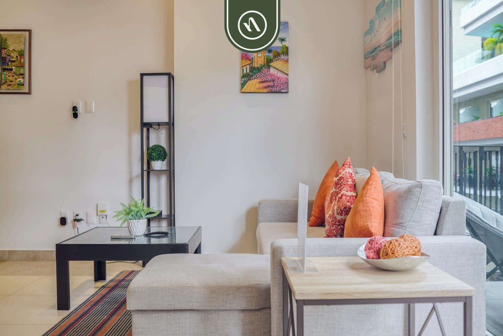 Amazing 1 BR Condo - Zona Romantica - Rooftop Pool