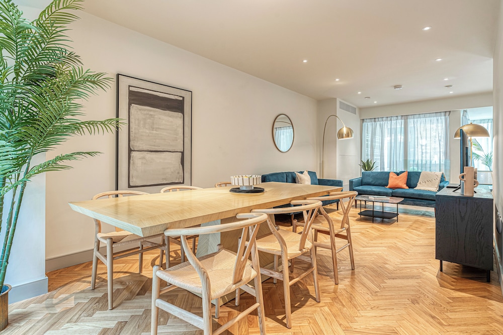 Luxury flats near Big Ben and London Eye