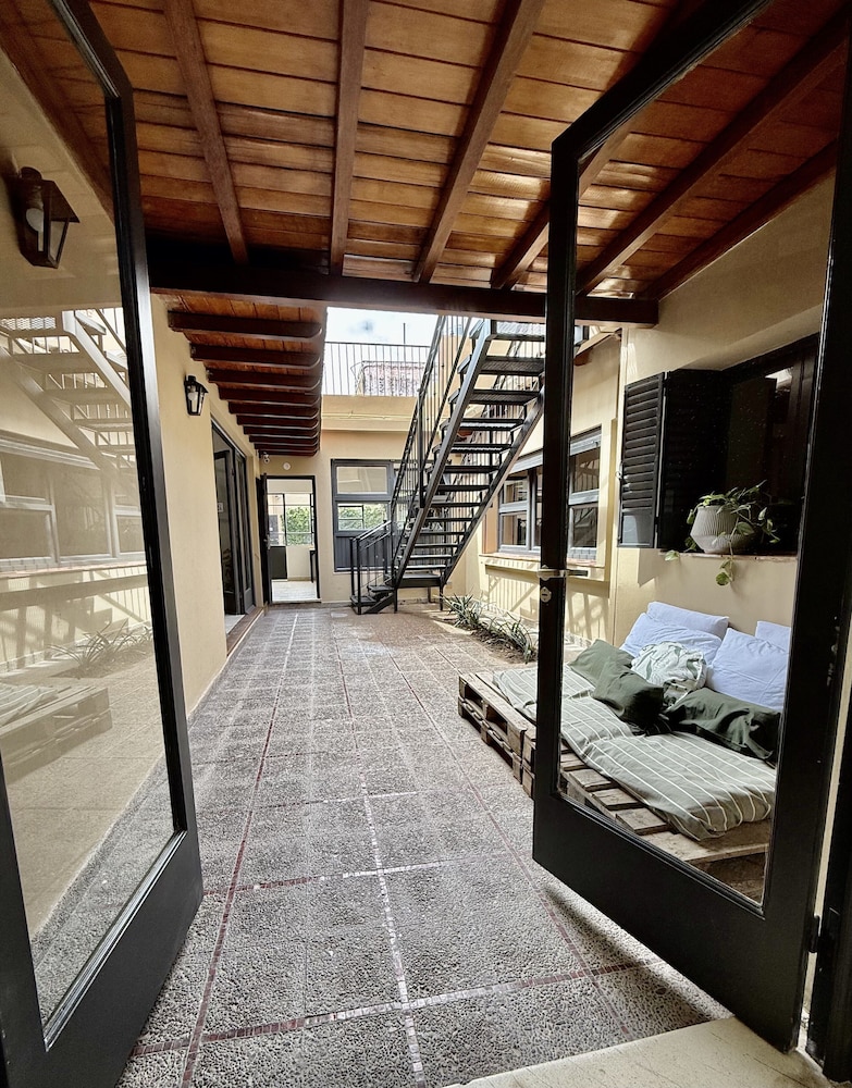 Clivias Hostel