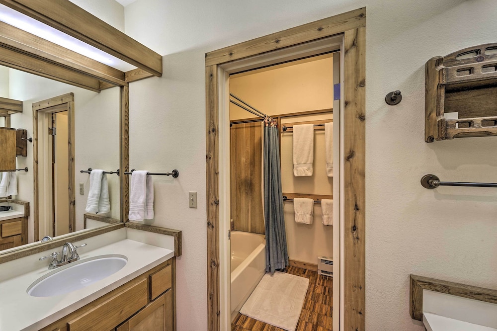 Sun Valley Resort Getaway < 2 Mi to Ski Lifts