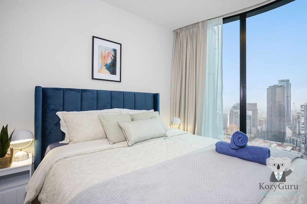 Kozyguru | Mel City 2-Bed Apt With Stunning Views