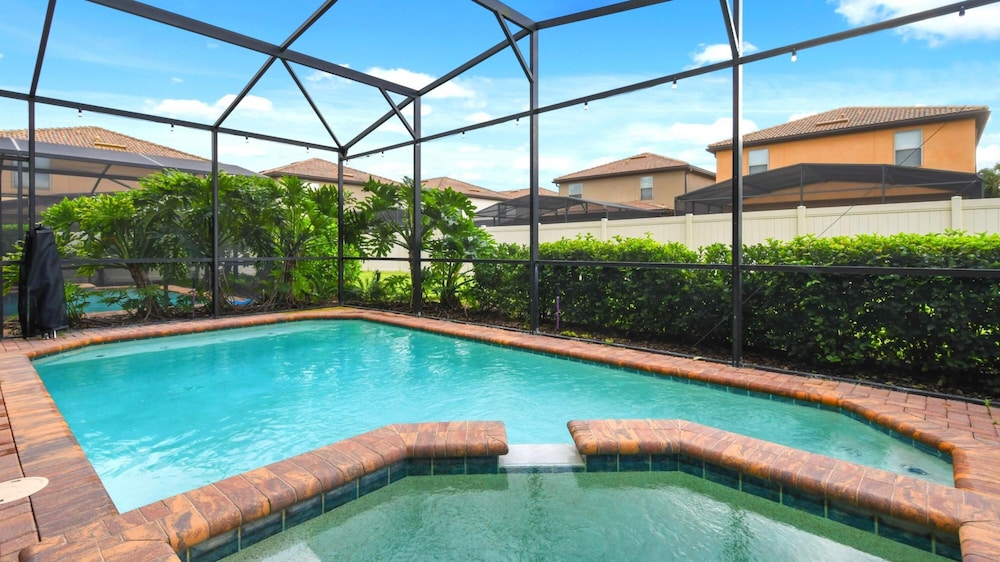 7BR Villa Close to Disney w Pool SPA view 2
