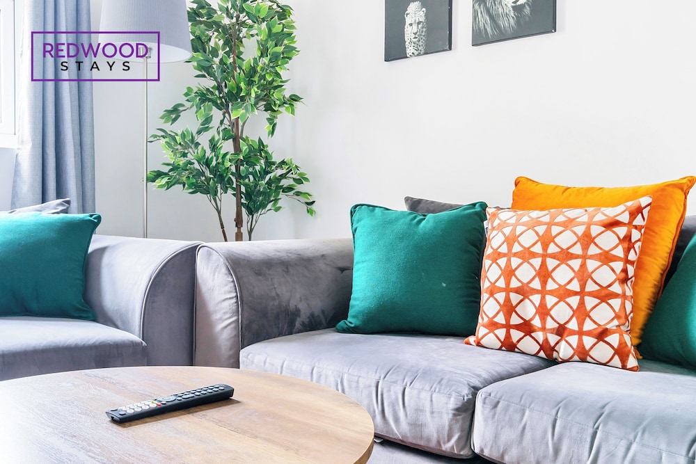 Modern Town Center Apartments Aldershot