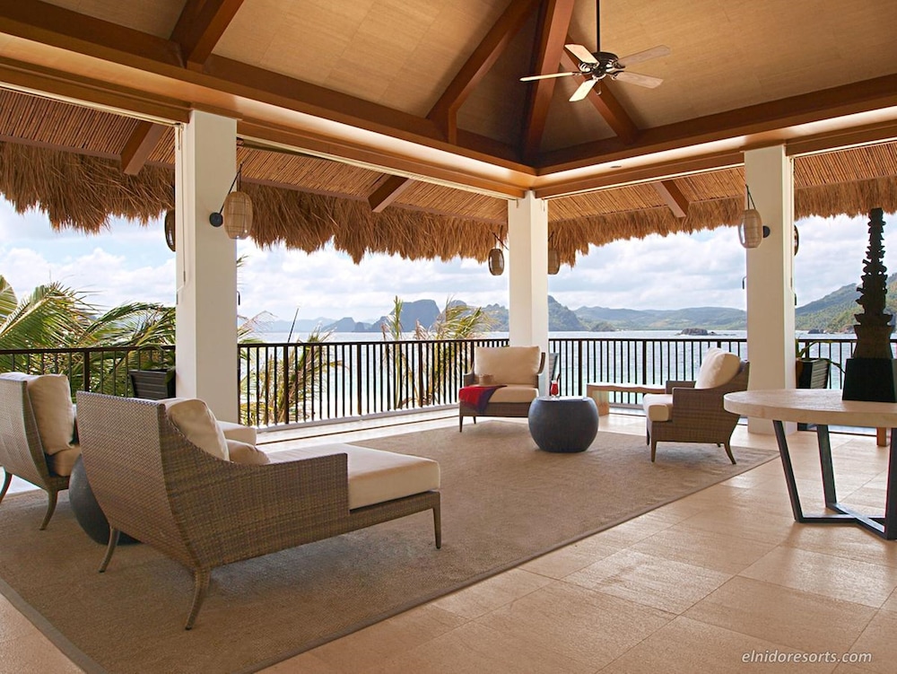 Pangulasian Island Resort