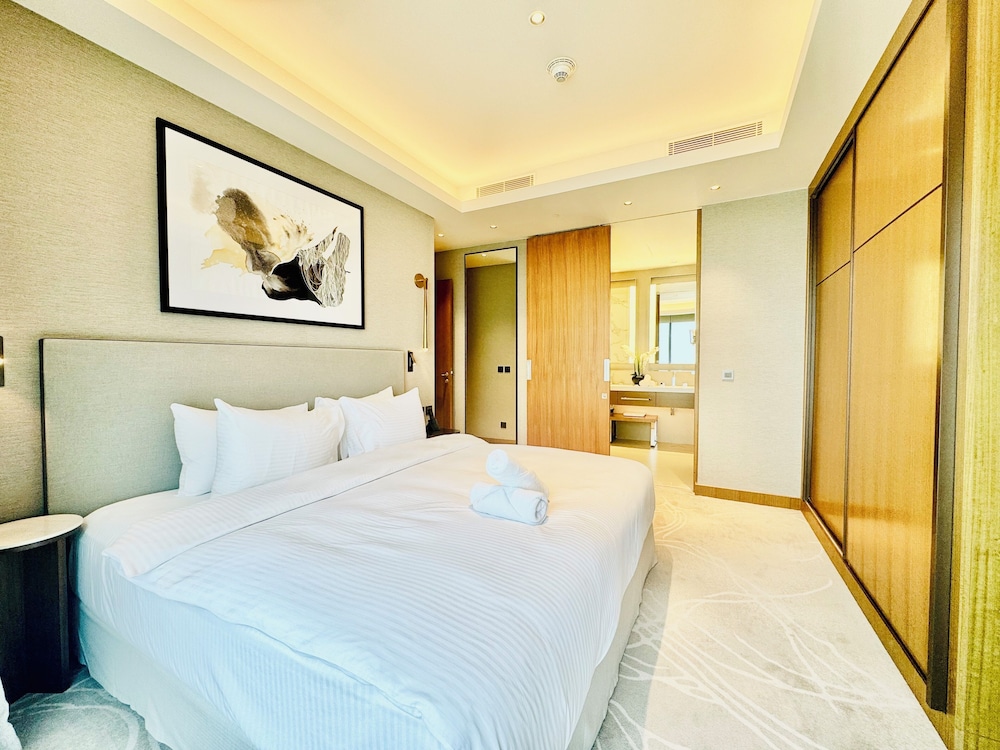 Venduras -Majestic Luxe 2BR Address Opera