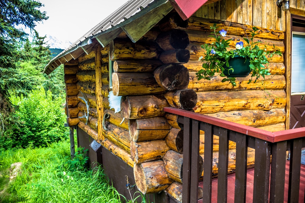 Midnight Sun Log Cabins