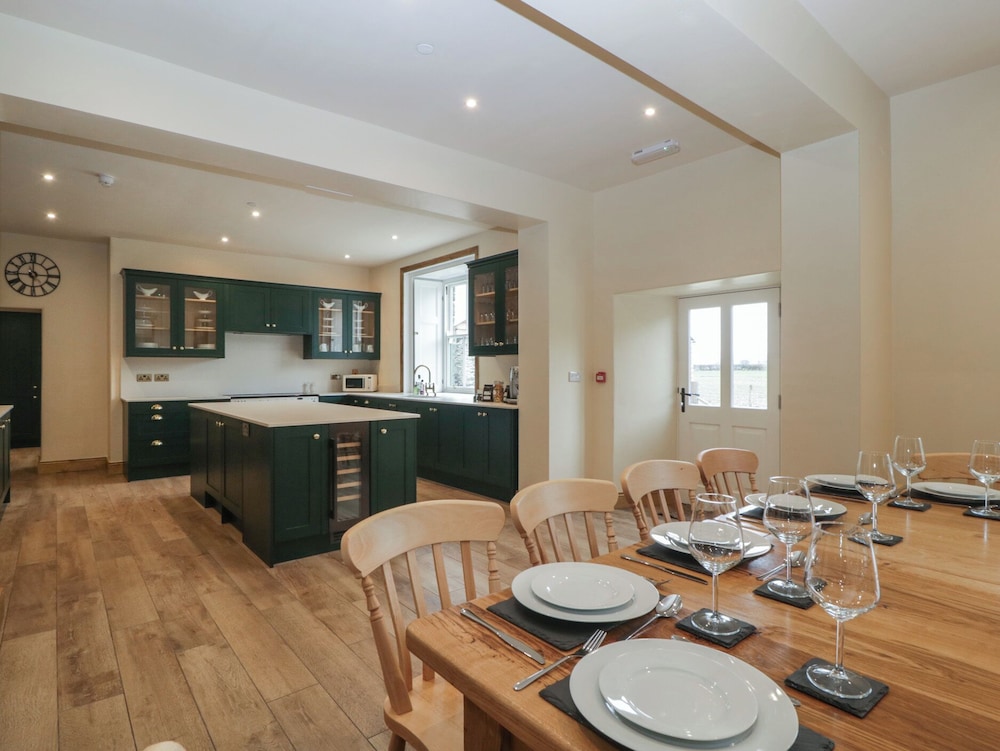 Evenjobb Court Farmhouse
