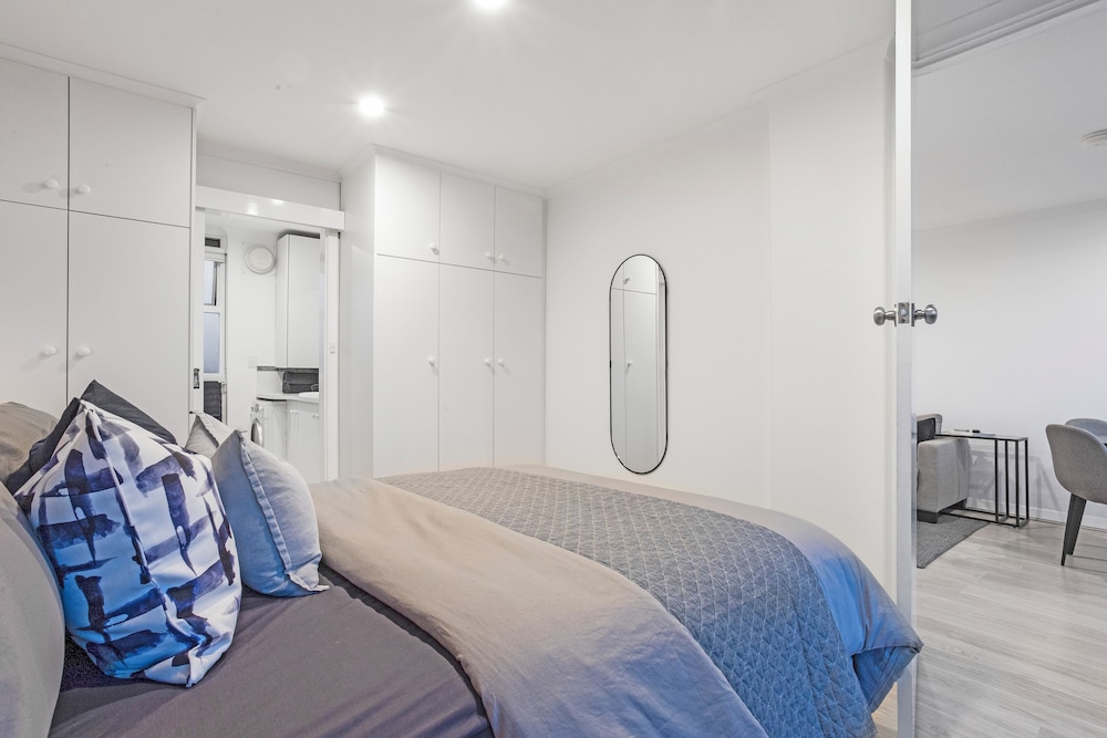 Spectacular Views South Perth1br