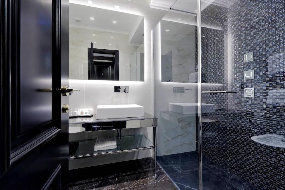 BQ HOUSE COLOSSEO Luxury rooms