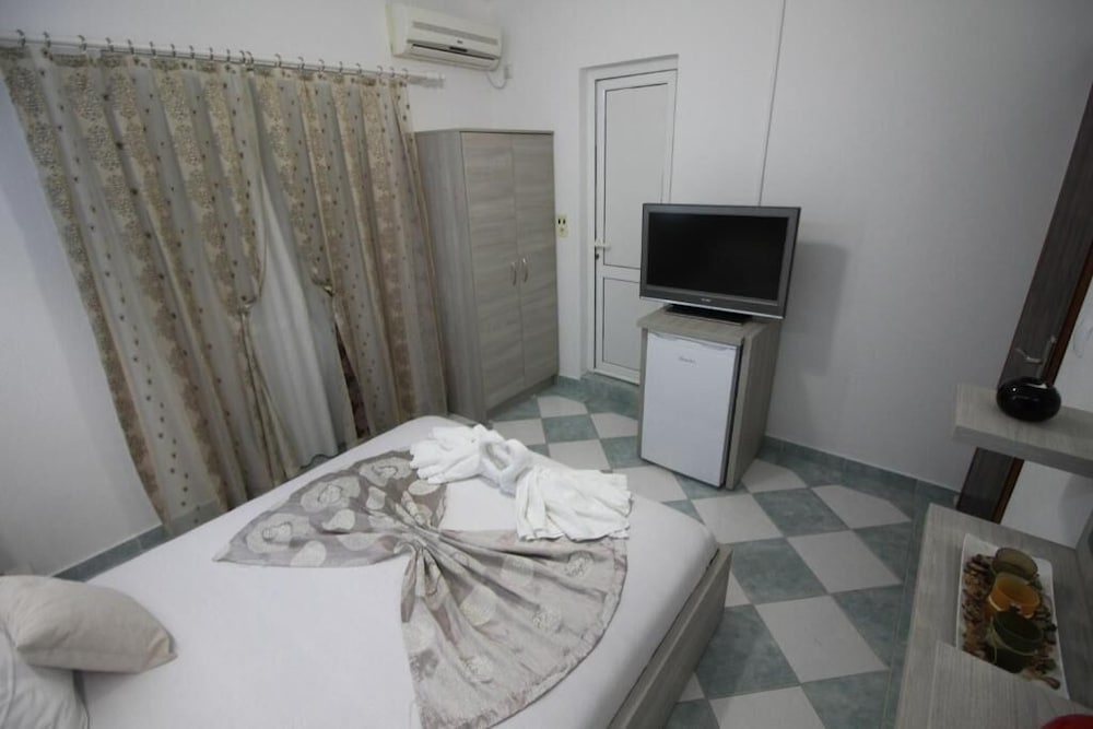 Apartments Cota