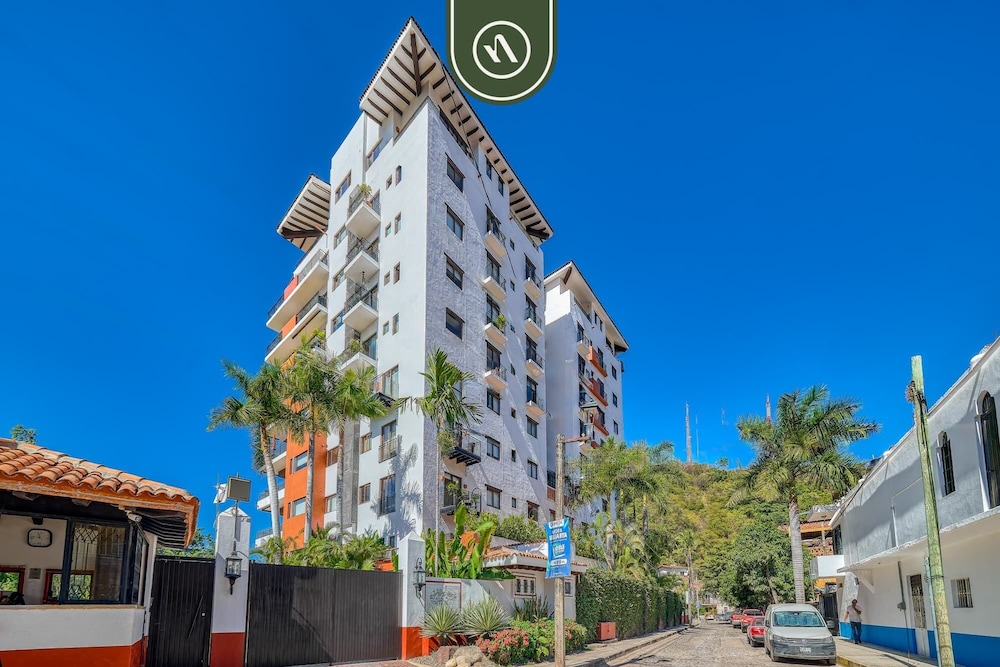 Tasteful Condo Near Romantic Zone - Pool