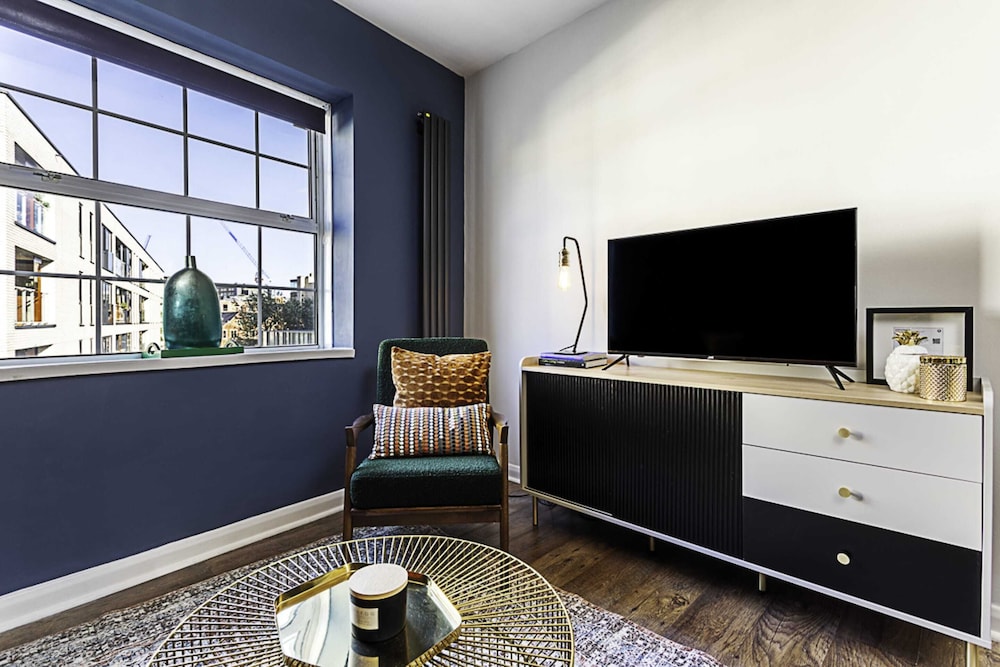 Cozy Aldgate Hideaway