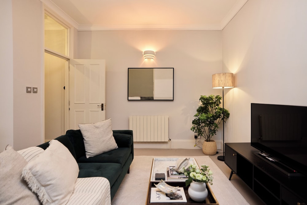 Regent's Park Mews