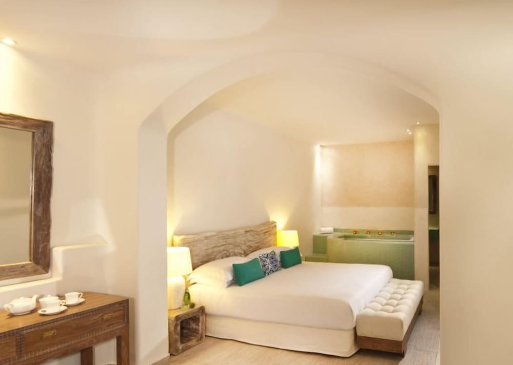 Allure Suites photo 5