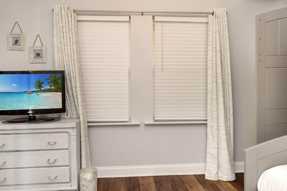 Paradise Shores 305