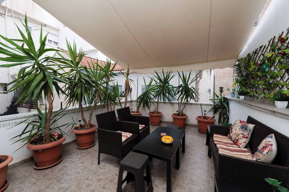Acropolis Lux Retreat Apartment