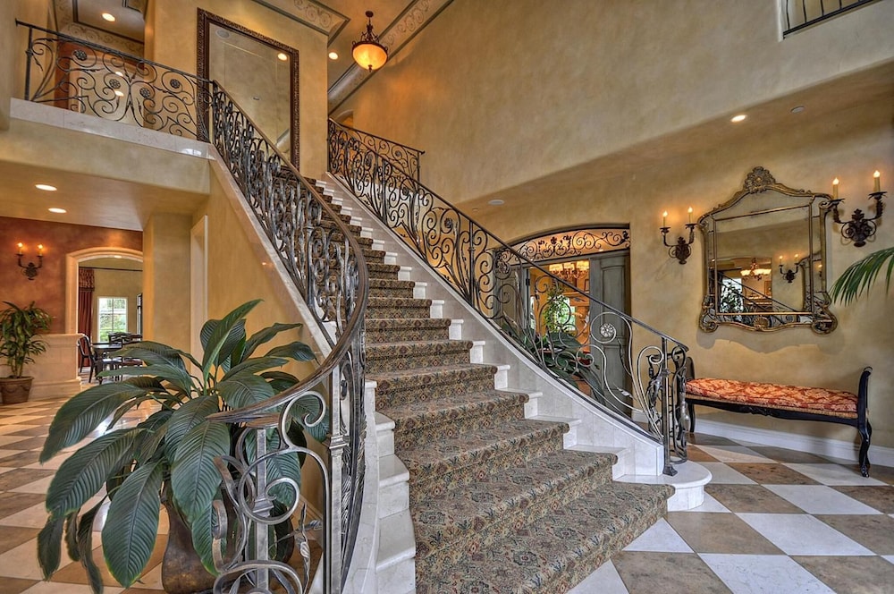 Villa Arden Hills
