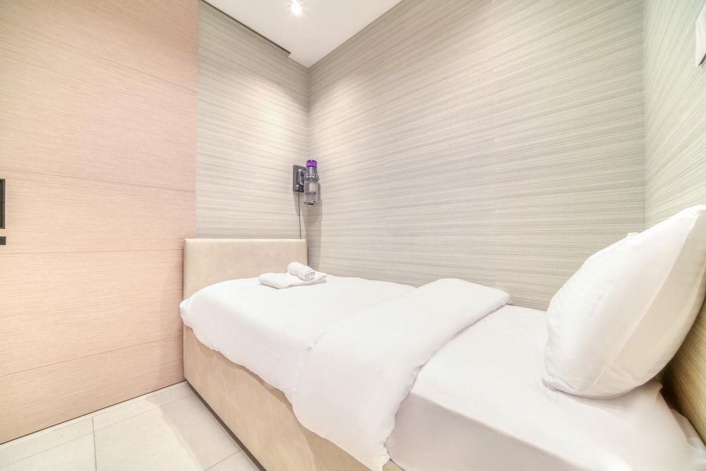 Picturesque Balcony and Beach Haven at Address JBR