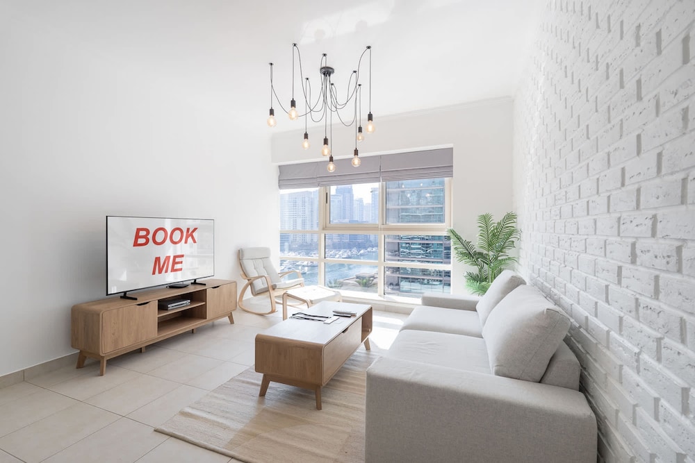 Elegant 1-bedroom Apartment for 4 in Dubai Marina