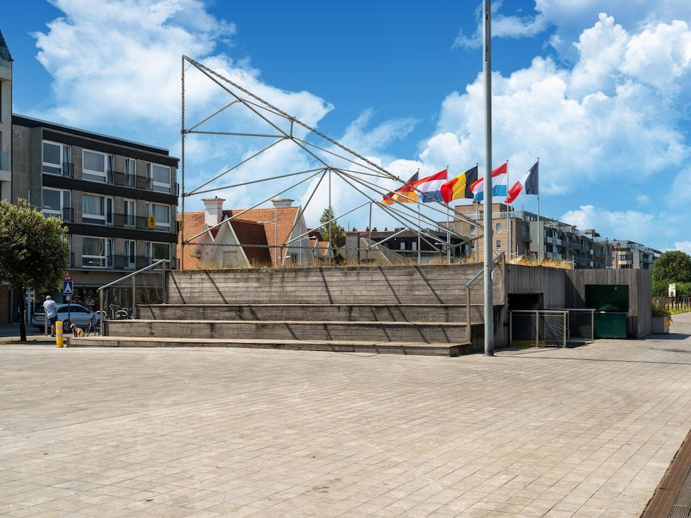 Bright Coastal Stay in Bredene