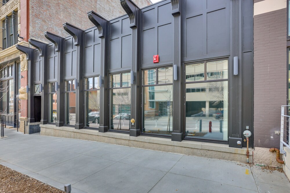 Downtown Omaha Getaway w/ Deck & Gas Grill! view 3
