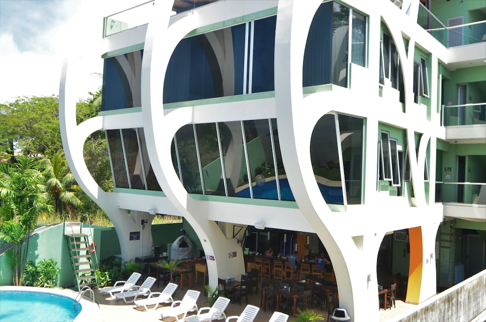 Room2Board Hostel and Surf School