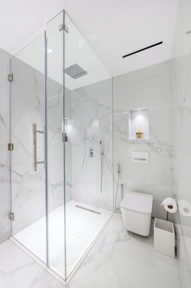 Seaside Elegance - Luxury 3-BR in JBR