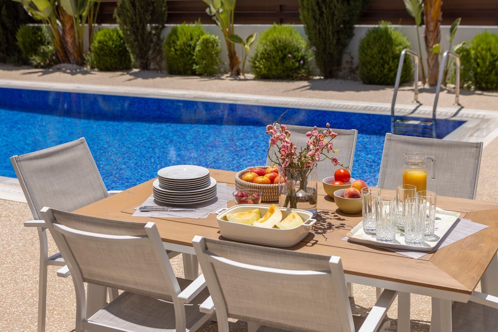 Ayia Napa Luxury Seaside Villa Ionion H15