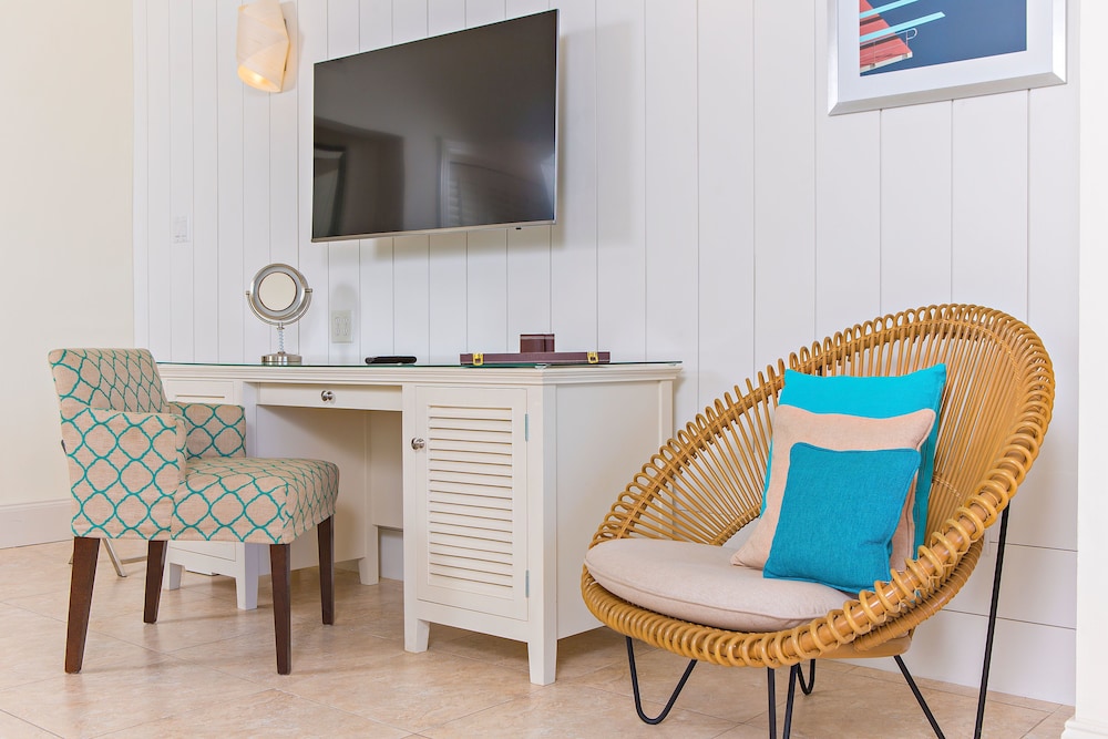 The Cove Suites at Blue Waters Resort and Spa - Property Image 51