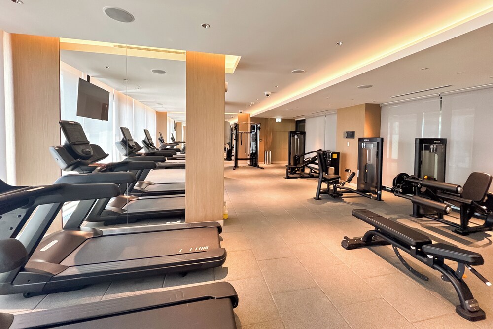 PVH - Stylish 1BR with Study - The Crest