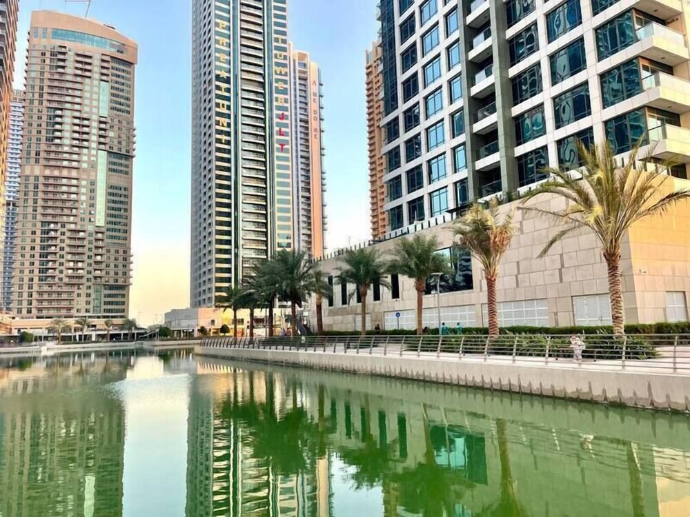 Sophisticated Living 2BR Gem in dxb gate
