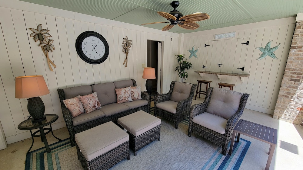 The Pelican House by Tybee Vacation Rentals