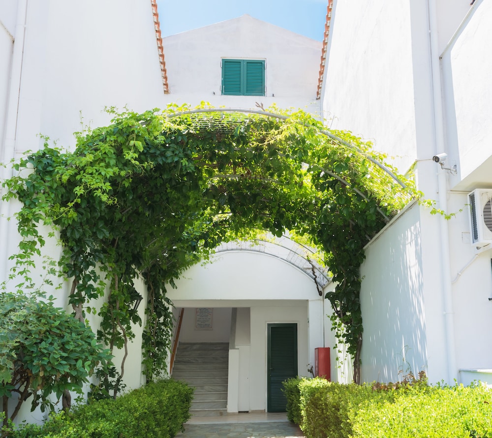 Chandris Apartments