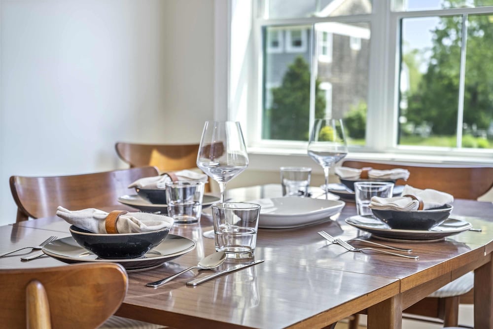 Bourne By The Beach Beautiful Home for 6 Near Shops and the Shore